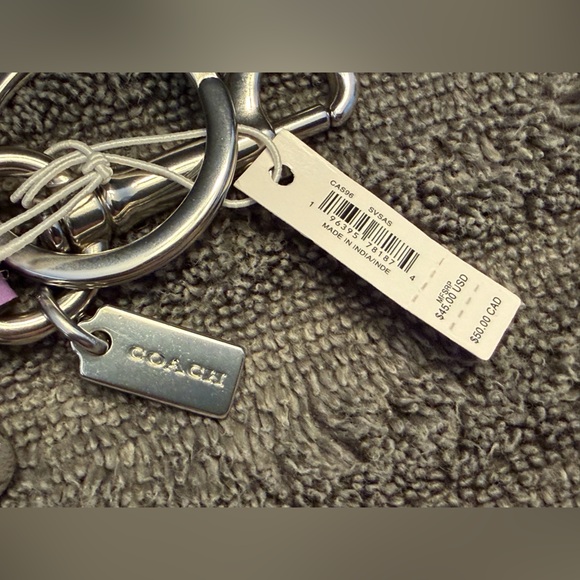 Coach Trigger Snap Bag Charm with Floral Print in lilac/multi- NEW - Picture 2 of 4